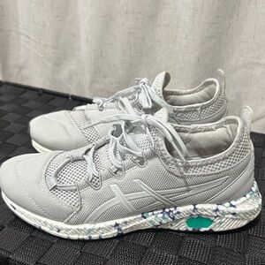 Asics Women's Light Gray Athletic Shoes